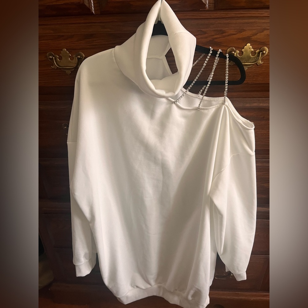 SHEIN Elegant White Sweatshirt Dress w/Three Rhinestone Straps. Very Sexy!